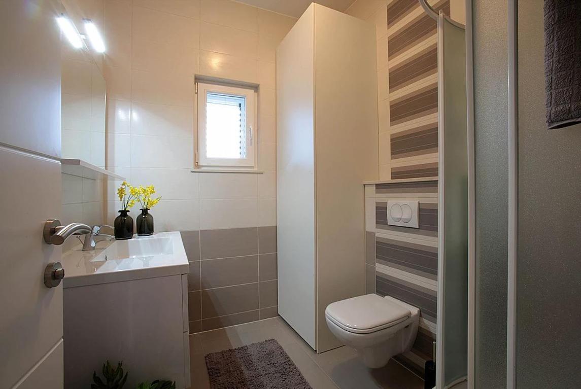 Sea Salt Apartment Novalja Exterior photo
